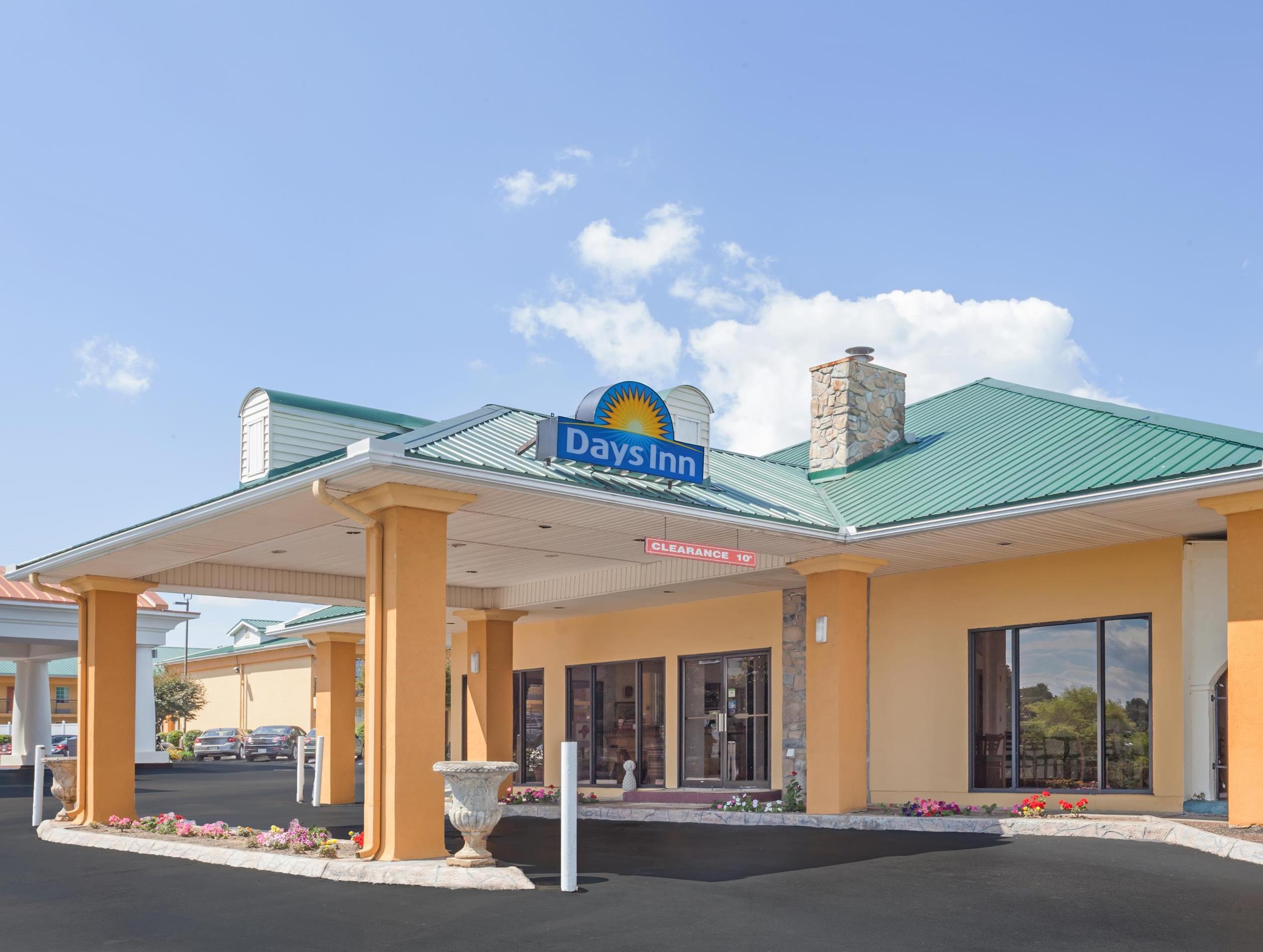 Days Inn By Wyndham Леноар Сити Екстериор снимка